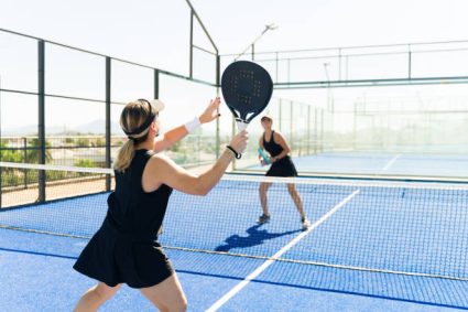 Comment comparer efficacement les offres pour faire construire un terrain de padel sans se tromper ?