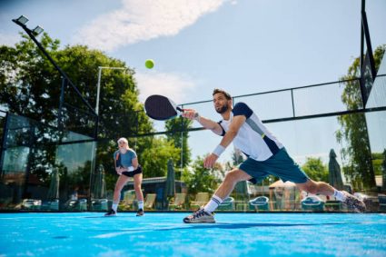 Quels sont les signes qui permettent d’identifier un constructeur court de padel fiable et qualifié ?